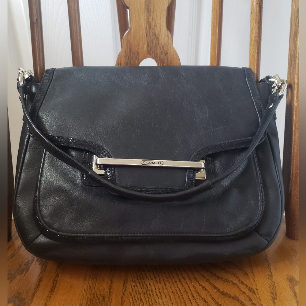 Gorgeous Coach Taylor Leather Handbag With Snakeprint Outline!!
